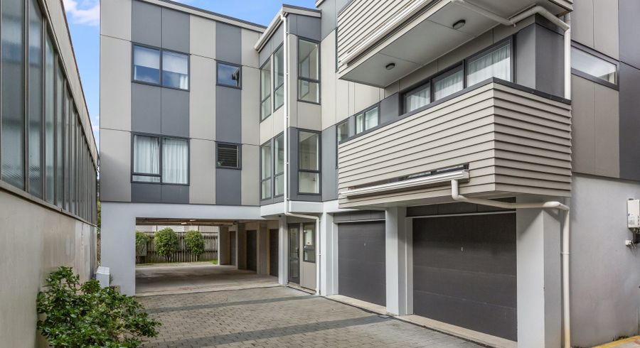  at 6/232 Main Road, Tawa, Wellington
