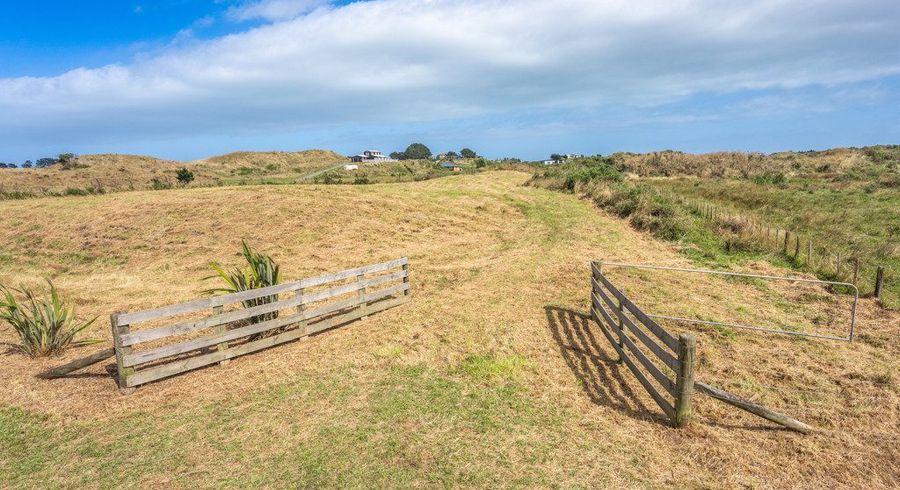  at 92 Strathnaver Drive, Waikawa Beach, Horowhenua, Manawatu / Whanganui
