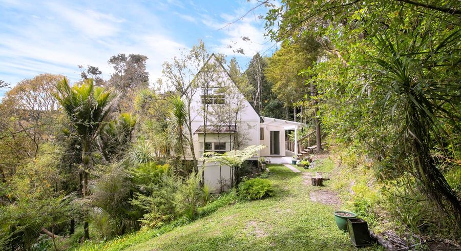  at 120 Laingholm Drive, Laingholm, Auckland