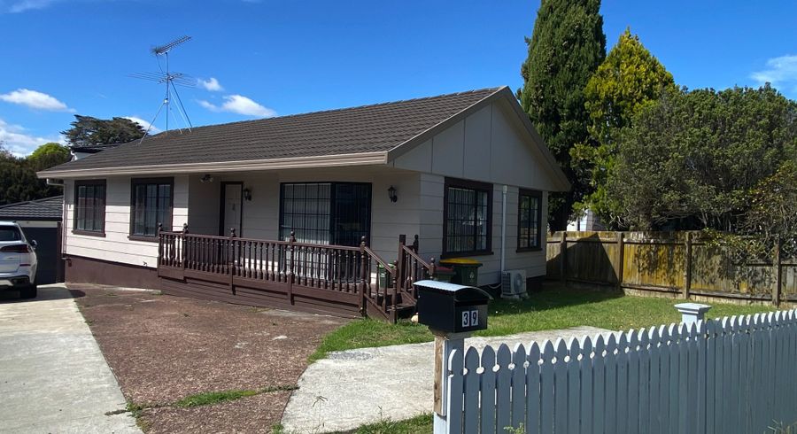  at 39 Gosford Drive, Botany Downs, Auckland