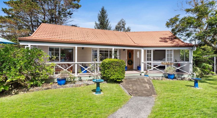 at 1 Kathy Terrace, Stanmore Bay, Whangaparaoa