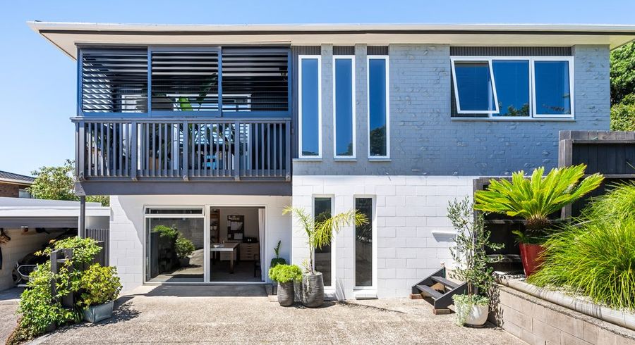  at 2/52 Maxwelton Drive, Mairangi Bay, North Shore City, Auckland