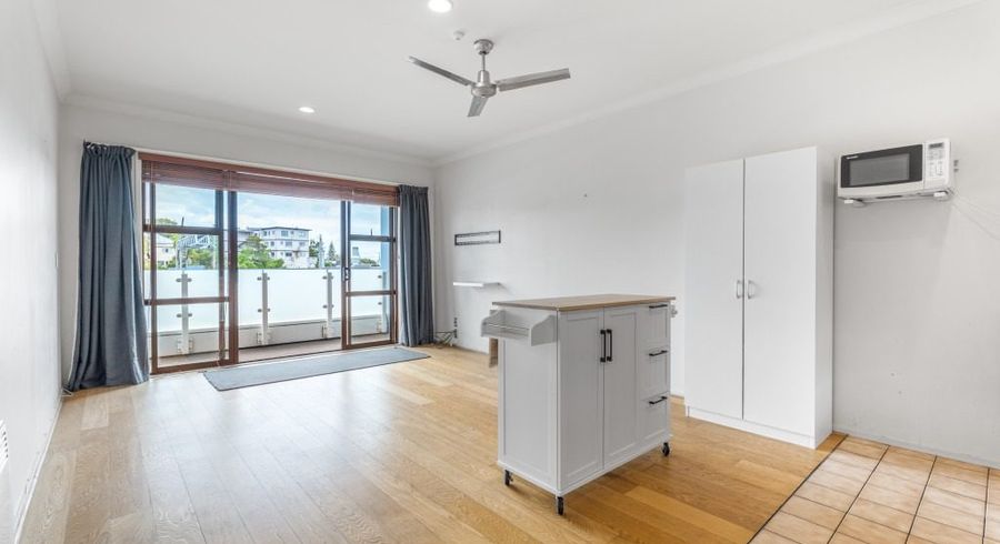  at 208/3 Morningside Drive , Morningside, Auckland City, Auckland