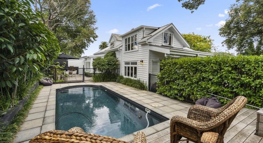  at 8 Green Lane East, Remuera, Auckland