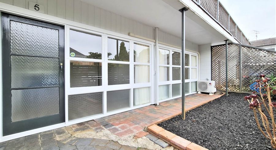  at 5/11 Tawera Road, Greenlane, Auckland