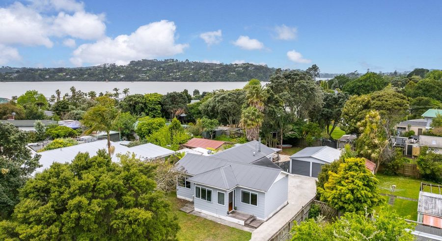  at 14 Coleman Avenue, Herald Island, Auckland