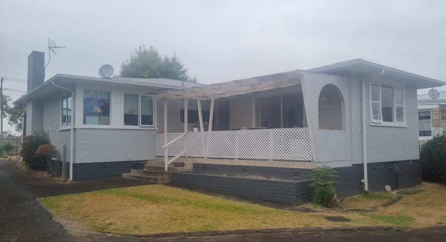  at Te Atatu South, Waitakere City, Auckland