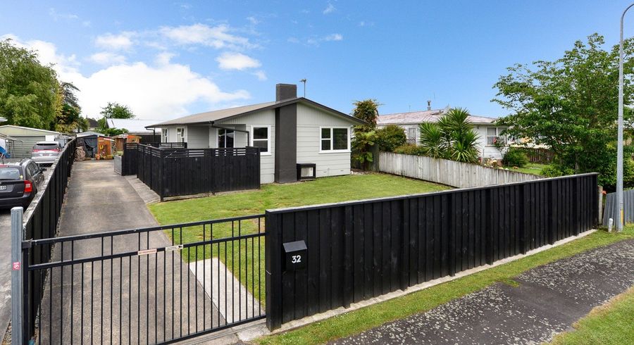  at 32 Lilac Street, Melville, Hamilton