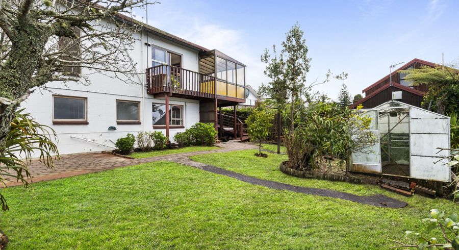  at 2/29 Barker Rise, Northcross, Auckland