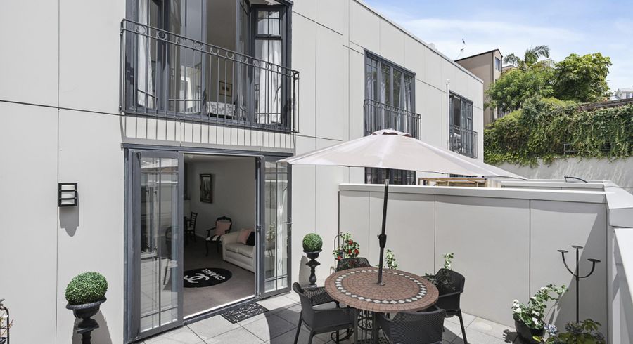  at 2C/8 Farnham Street, Parnell, Auckland