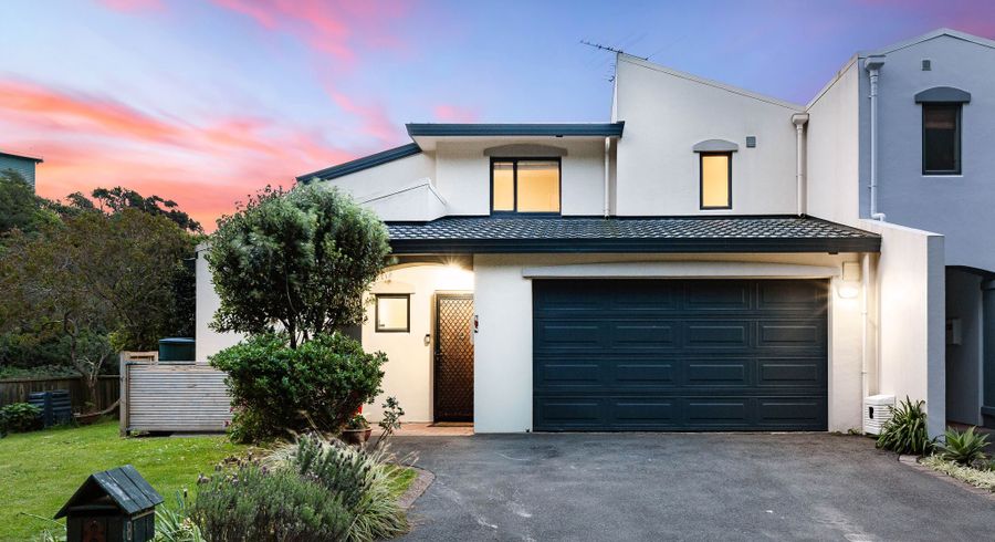  at 8 Paremata Drive, Paremata, Porirua, Wellington