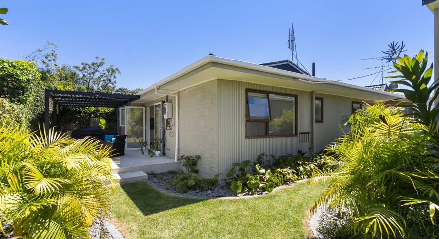  at 2/16 Imogene Way, Half Moon Bay, Manukau City, Auckland