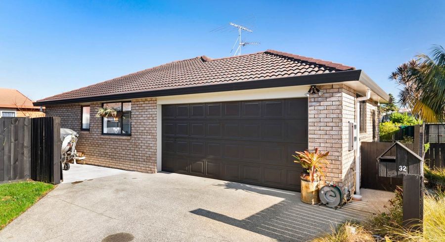  at 32 Magnolia Drive, Waiuku, Franklin, Auckland