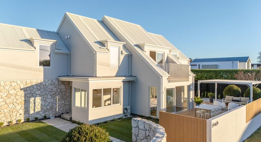  at 76 Wai-Iti Terrace, Bryndwr, Christchurch