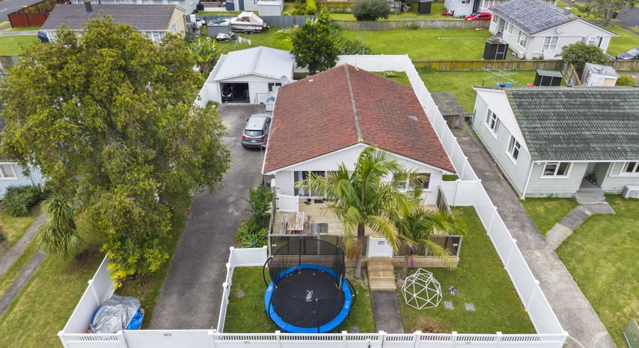  at 4 Corsair Crescent, Mangere, Manukau City, Auckland