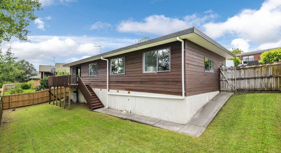  at 2/18 Altair Place, Windsor Park, North Shore City, Auckland