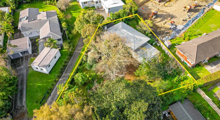  at 12 Gordon Avenue, Milford, Auckland