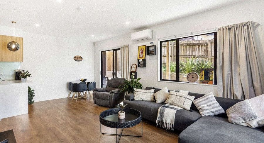  at 16/26 Springvale Drive, Fairview Heights, North Shore City, Auckland