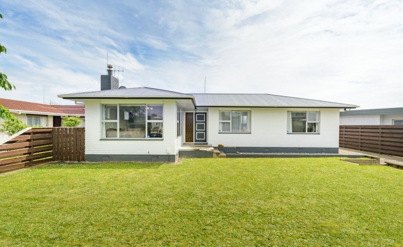  at 11 Raglan Avenue, Cloverlea, Palmerston North