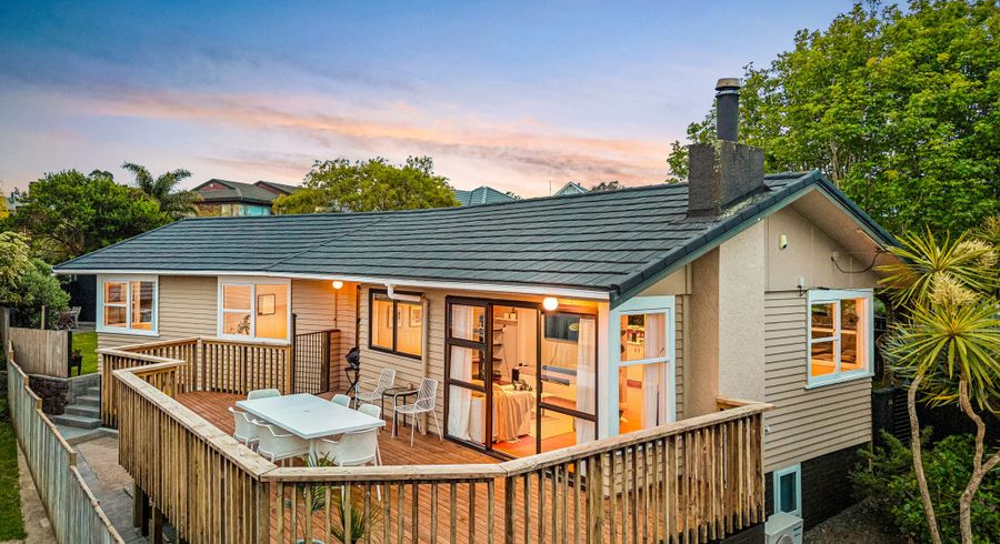  at 20 Tauhara Street, Green Bay, Waitakere City, Auckland