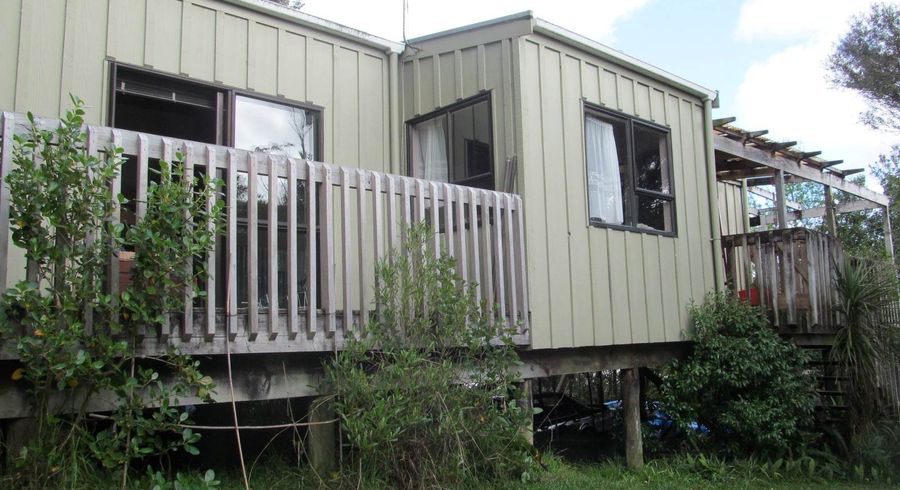  at 1/20 Waverley Avenue, Glenfield, North Shore City, Auckland