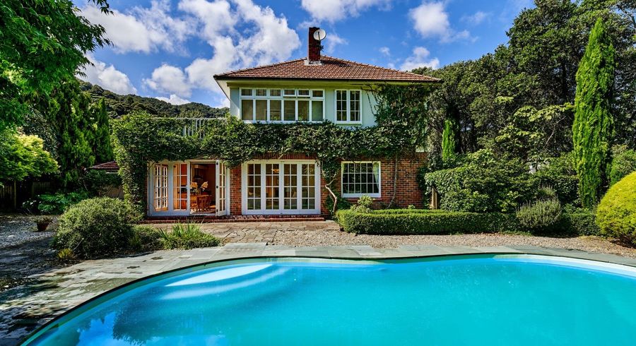  at 2 Dillon Street, Lowry Bay, Lower Hutt