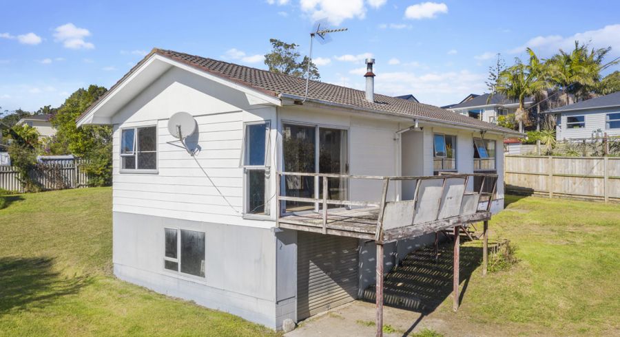  at 72 Awaroa Road, Sunnyvale, Waitakere City, Auckland