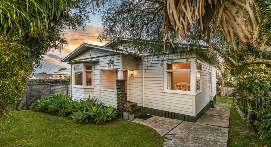  at 10 Euston Road, Sandringham, Auckland