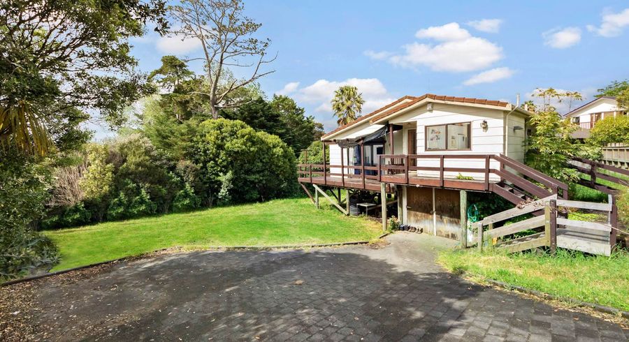  at 2/3 Miriam Corban Heights, Henderson, Auckland