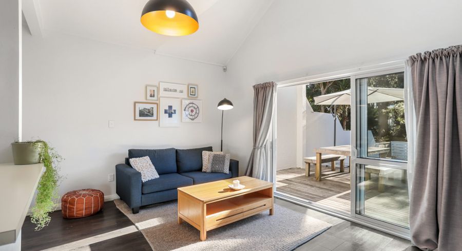  at 2/18 Reid Road, New Lynn, Auckland
