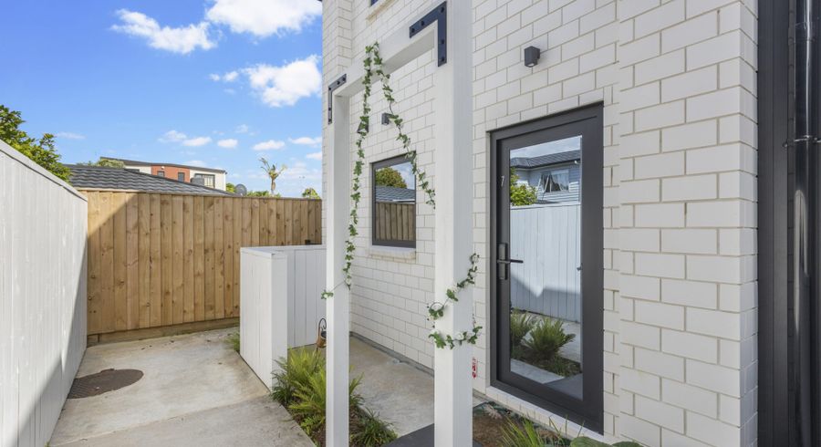  at 7/87 Taikata Road, Te Atatu Peninsula, Auckland
