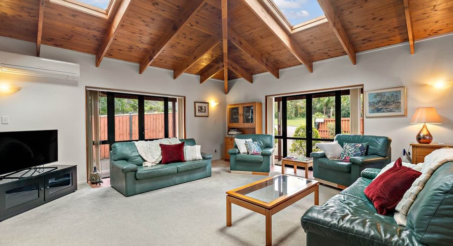  at 1/270 Beach Road, Campbells Bay, North Shore City, Auckland