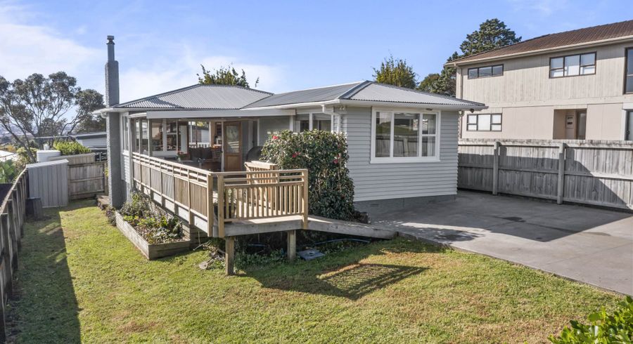  at 16 Pine Avenue, Henderson, Waitakere City, Auckland