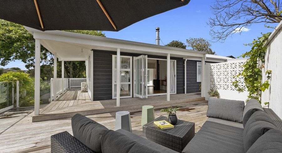  at 12 Honnor Place, Hurdon, New Plymouth