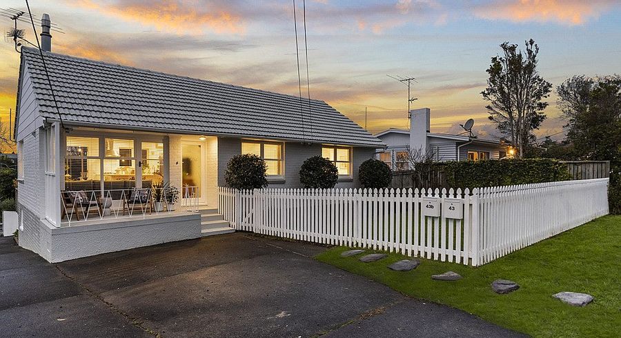  at 1/43 Aeroview Drive, Beach Haven, Auckland
