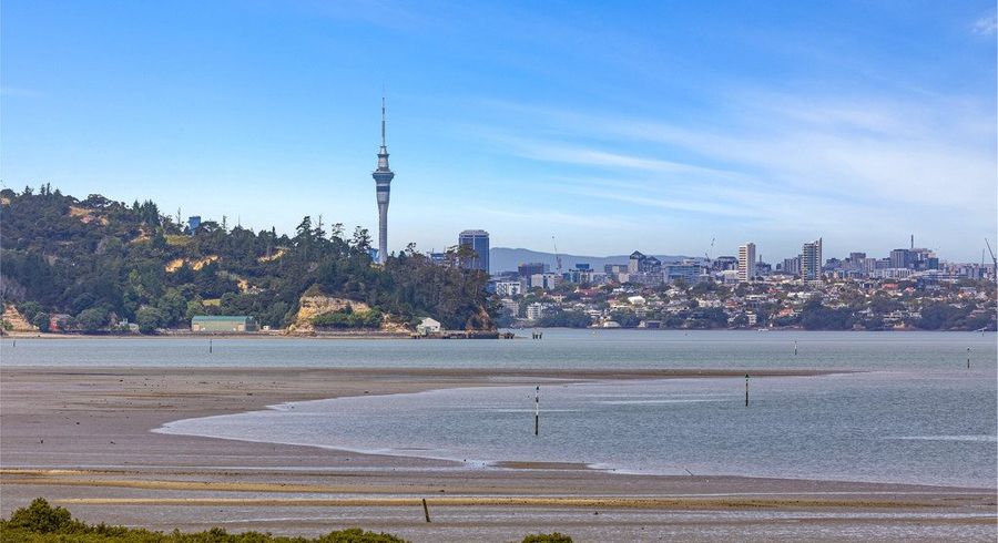  at 25 Oakpark Place, West Harbour, Waitakere City, Auckland