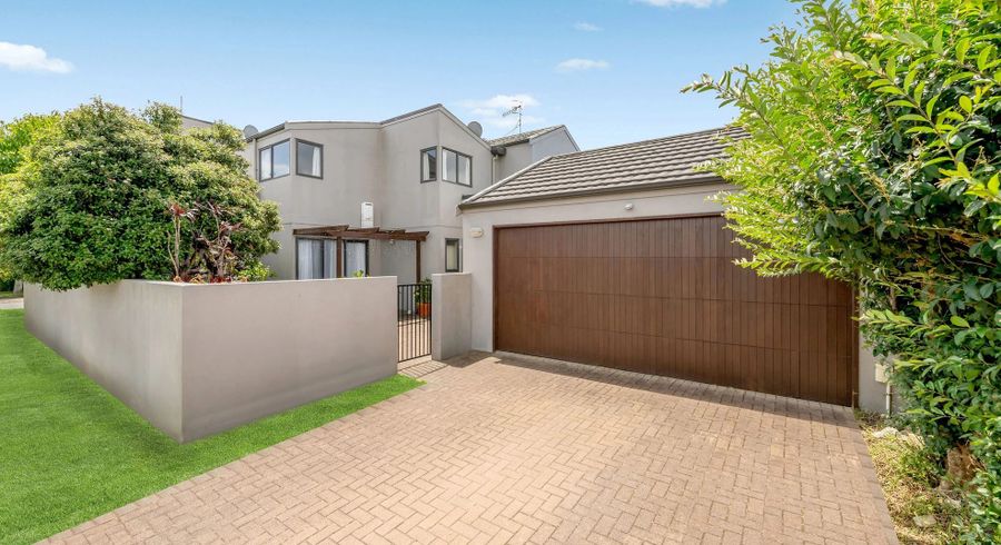  at 18 Faldo Drive, Golflands, Manukau City, Auckland