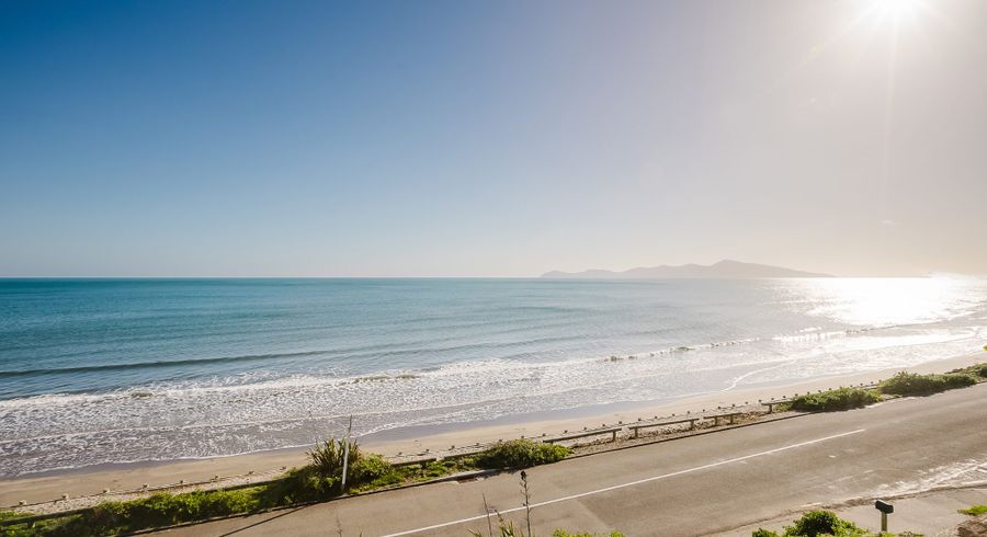  at 90 The Parade, Paekakariki