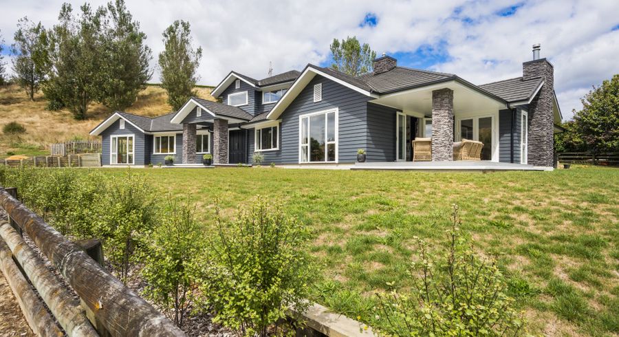  at 82 Kingsdale Park Drive, Aokautere, Palmerston North, Manawatu / Whanganui