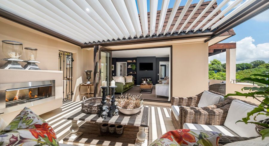  at 2/13 Sylvan Avenue, Northcote, Auckland