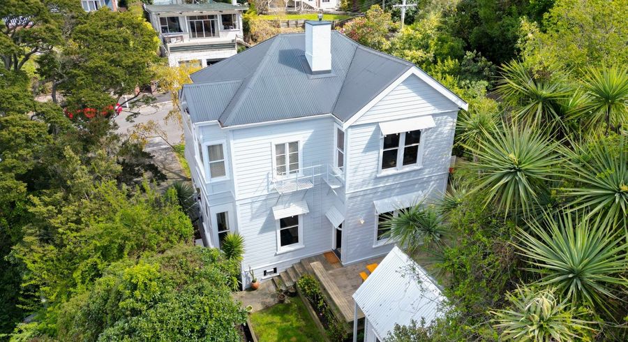  at 7 Strathmore Crescent, Roslyn, Dunedin, Otago