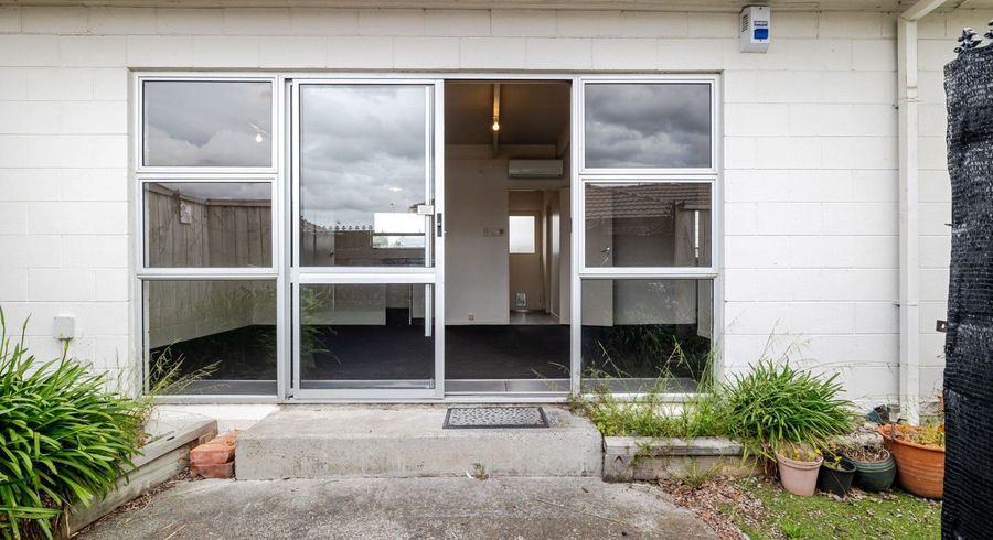  at 2/626 Church Street, Terrace End, Palmerston North, Manawatu / Whanganui