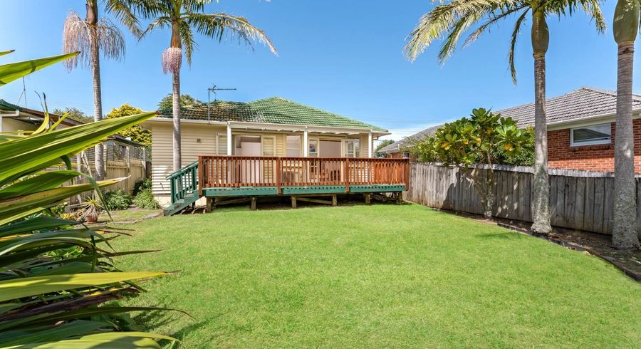  at 10 Sabulite Road, Kelston, Waitakere City, Auckland