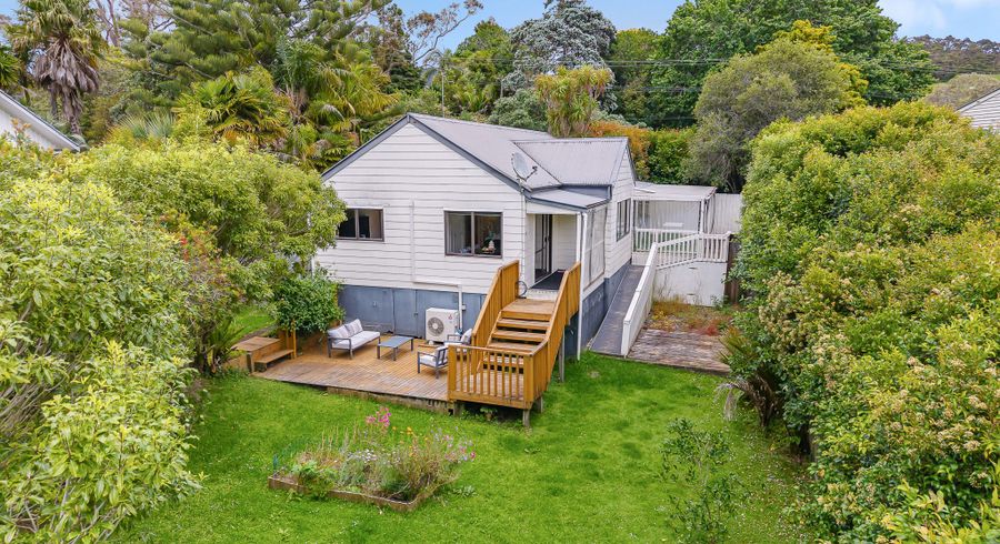  at 28 Grassmere Road, Henderson Valley, Waitakere City, Auckland