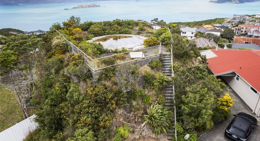  at 33 Cheyne Walk, Newlands, Wellington, Wellington
