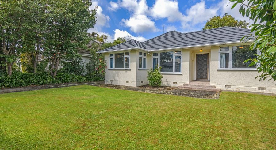  at 8 Winston Avenue, Hokowhitu, Palmerston North, Manawatu / Whanganui