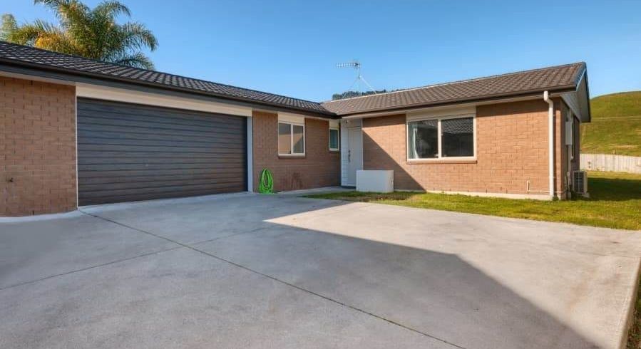  at 186 Ballintoy Park Drive, Welcome Bay, Tauranga
