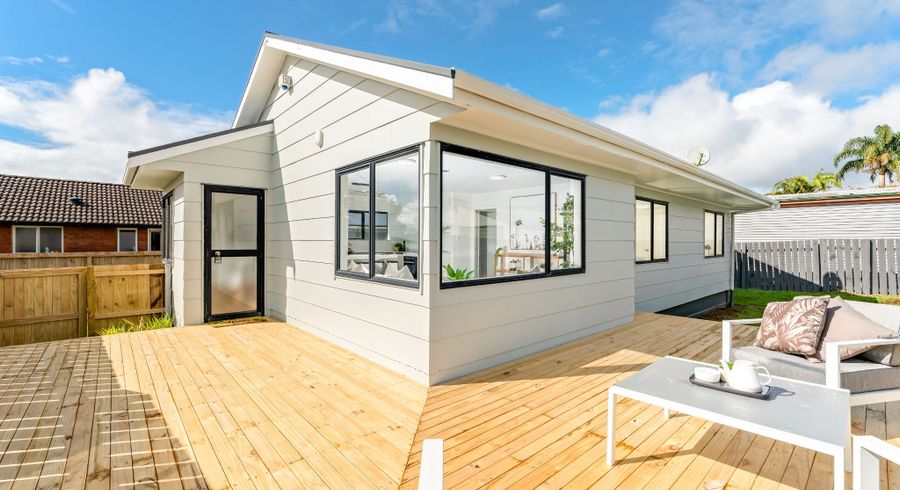  at 2/7 Rewarewa road, Te Atatu Peninsula, Waitakere City, Auckland