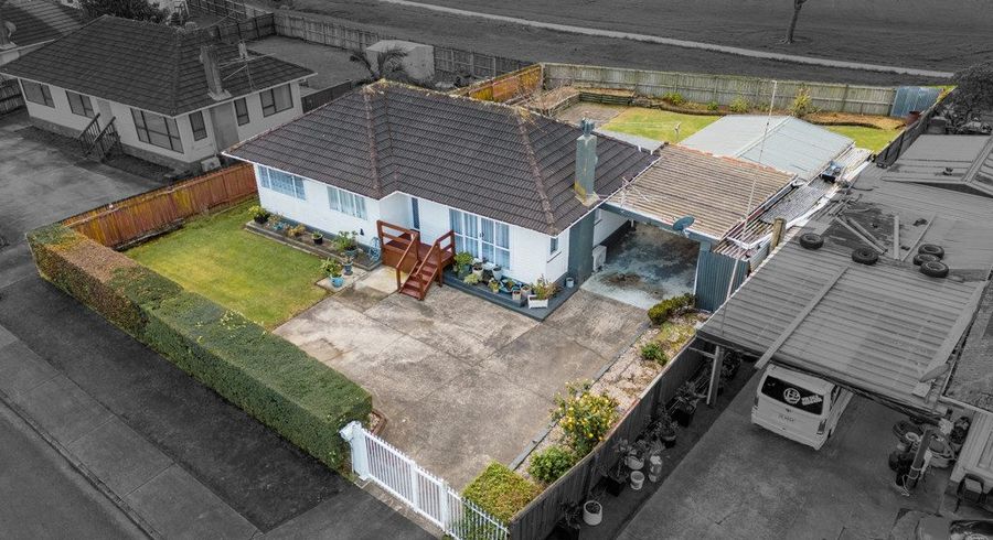  at 15 Velvet Crescent, Otara, Auckland