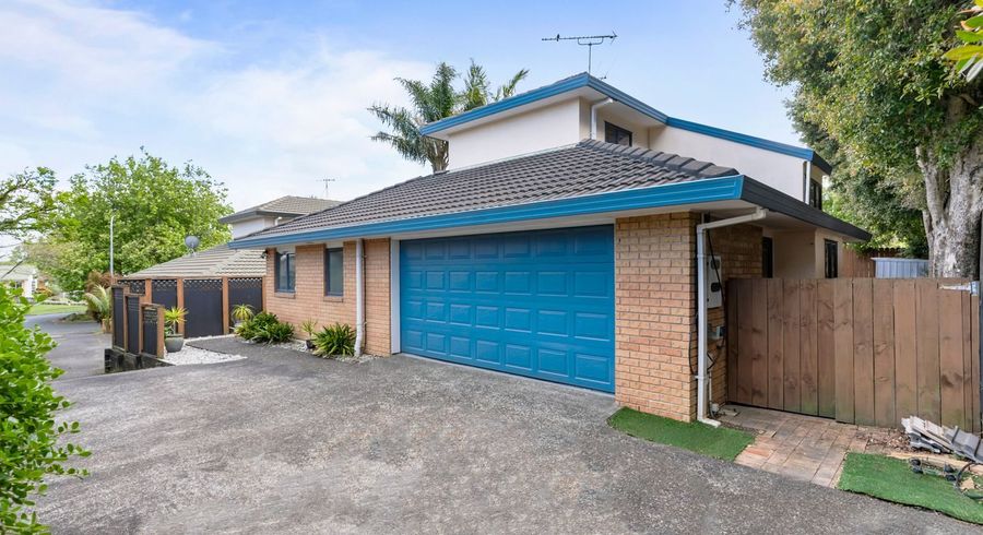  at 2/25 Thirlmere Rise, Northpark, Auckland